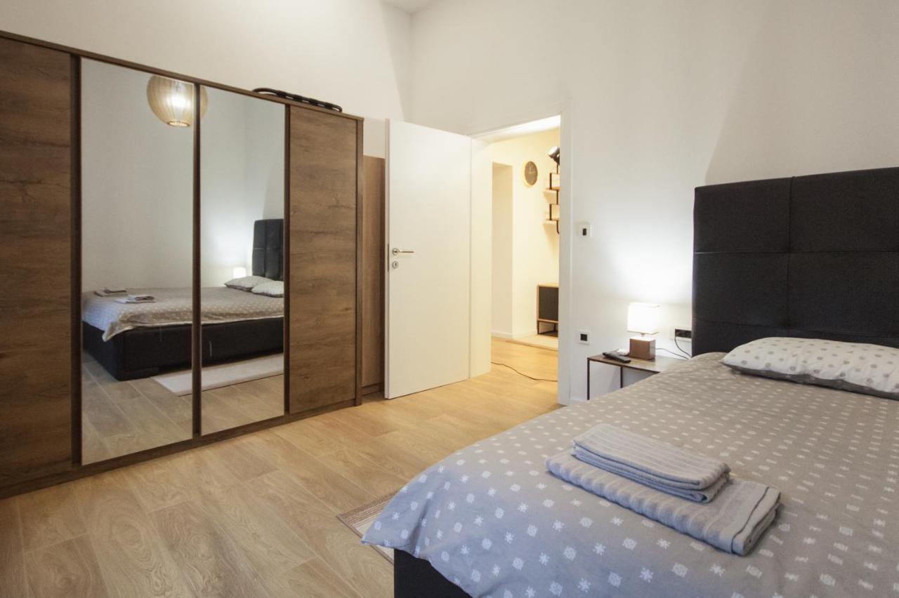 Apartment Josip プーラ エクステリア 写真